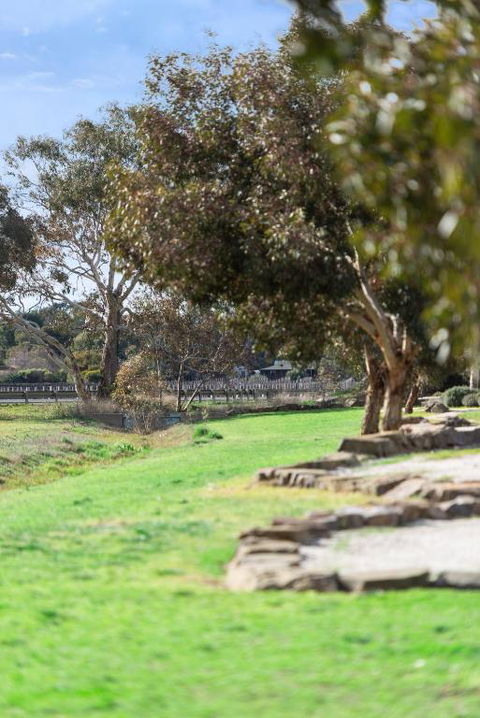 Crimson Ridge - Wines, Vines And Dine - Mackay Tourism 4