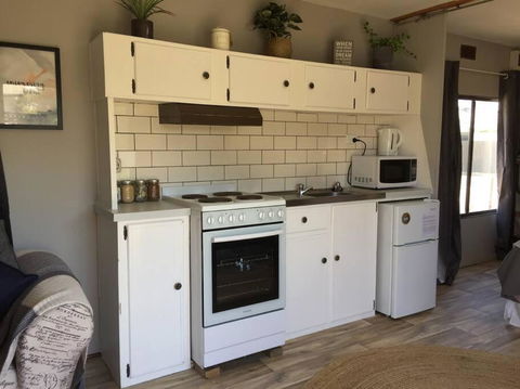 Cute Private Studio Flat With AIRCON! - Mackay Tourism 0