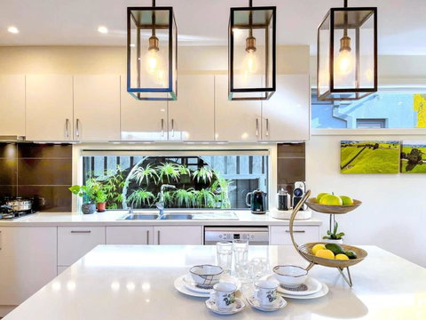 Delux Camberwell Sunny Townhouse - Mackay Tourism 1