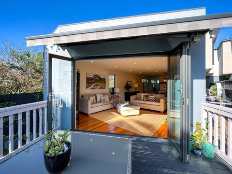 Delux Camberwell Sunny Townhouse - Mackay Tourism 2