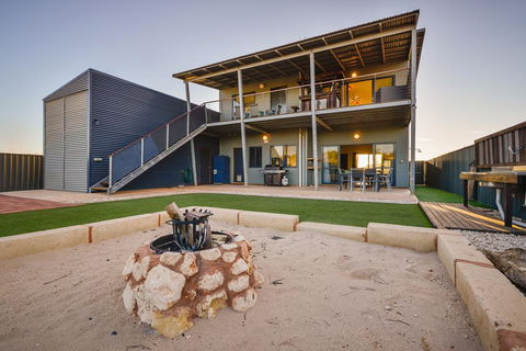 27 Osprey Way - Amazing Pet-Friendly Beach House With Gulf Views - Mackay Tourism 1