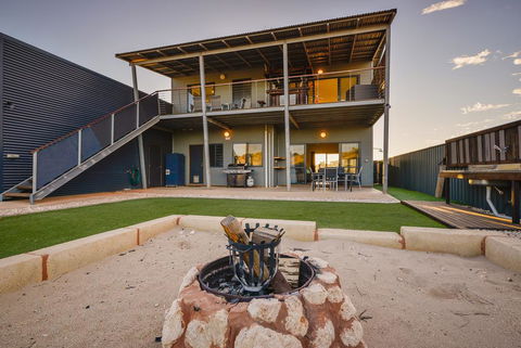 27 Osprey Way - Amazing Pet-Friendly Beach House With Gulf Views - Mackay Tourism 0