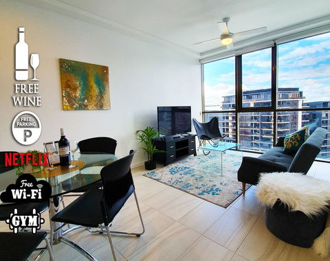 2BR Food & Drink Hub , Gym, Pool, Views, Roof Terrace - Mackay Tourism 0