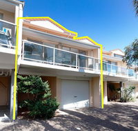 3 'Frangipani' 30 Leonard Avenue - great townhouse with air con - Mackay Tourism