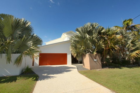 3 Bauhinia Crescent Marcoola - PET FRIENDLY, LINEN SUPPLIED, 500 BOND - Mackay Tourism 0