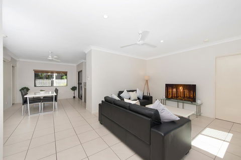 3 Bedroom Central Home - Mackay Tourism 2