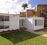 3 Lillian Street - fantastic house so close to the water - Mackay Tourism