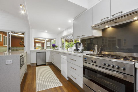 3 Macleay St, Narrawallee - Mackay Tourism 1