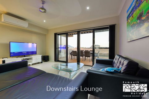 33 Inggarda Lane - PRIVATE JETTY & SPA - Mackay Tourism 3