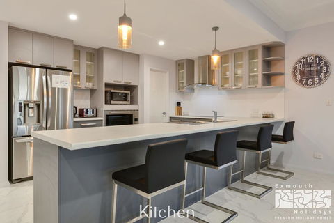 34 Madaffari Drive - Pool - Mackay Tourism 3