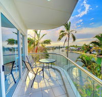 3br Broadbeach Lakefront Apartment - Mackay Tourism