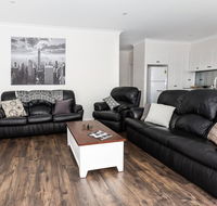 4 Bedroom Inner City Townhouse - SLEEPS 9  - Mackay Tourism