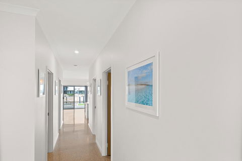 4 Corella Court - Brand New Magnificent Marina Home With Wi-Fi - Mackay Tourism 3