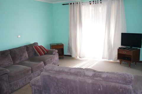 4/1 Maidstone Crescent - Mackay Tourism 1