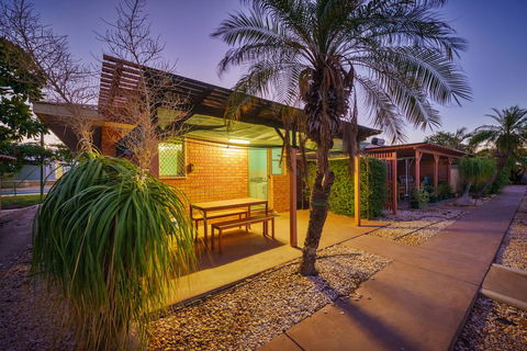 4/1 Maidstone Crescent - Mackay Tourism 0