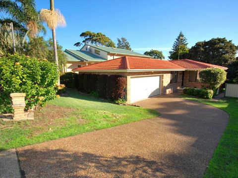 41 Leonard Avenue- Pet Friendly, Boat Parking & Aircon - Mackay Tourism 0