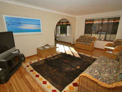 41 Leonard Avenue- Pet Friendly, Boat Parking & Aircon - Mackay Tourism 3