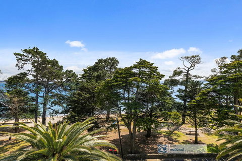 444 The Waves - Mackay Tourism 3