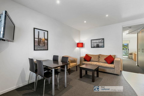 444 The Waves - Mackay Tourism 2