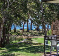 45 'Bay Parklands' 2 Gowrie Ave - pool tennis court spa  across the road to the beach - Mackay Tourism