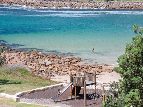 5 'The Outlook', 4 Ocean Parade - Overlooking Boat Harbour Beach And Ducted Air Conditioning - Mackay Tourism 3