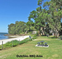 5 Thompson Place Nelson Bay - spacious duplex walking distance to Nelson Bay CBD and Dutchies - Mackay Tourism