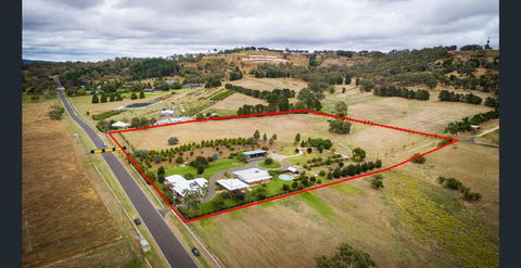 505 CONROD STRAIGHT MOUNT PANORAMA - Mackay Tourism 0