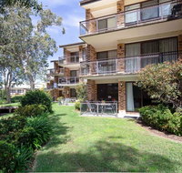 57 'BAY PARKLANDS' 2 GOWRIE AVE - GROUND FLOOR UNIT WITH POOL TENNIS COURT  AIRCON - Mackay Tourism