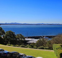 6 'Portofino' 7 Laman Street - Superb Water Views and only 1 minute walk into the heart of town - Mackay Tourism