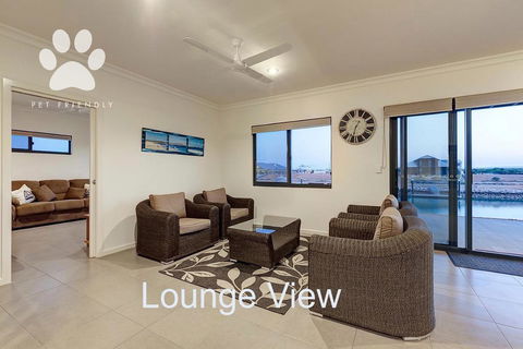 6 Corella Court - PRIVATE JETTY & POOL - Mackay Tourism 3