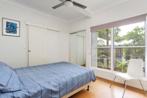 6 Ibis Court - Modern Tropical Family Home With Inground Swimming Pool & Outdoor Entertaining Area - Mackay Tourism 2