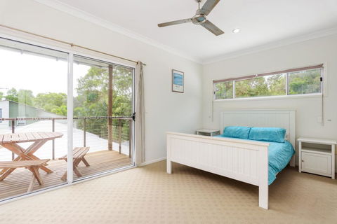 6 Ibis Court - Modern Tropical Family Home With Inground Swimming Pool & Outdoor Entertaining Area - Mackay Tourism 3