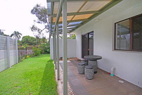 6 Petrie Ave, Marcoola, Pet Friendly, Linen Supplied - Mackay Tourism 3