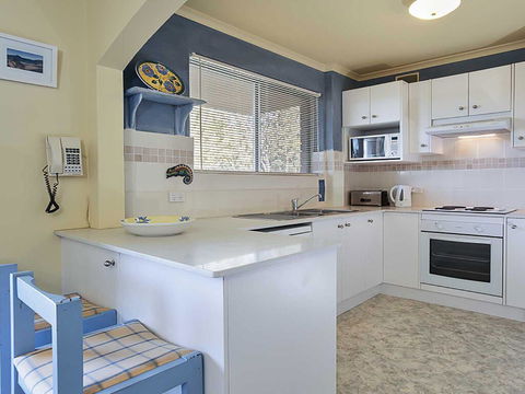 7 'Amaroo' 8 Ondine Close - Fantastic 2 Bedroom Unit So Close To The Waters Edge - Mackay Tourism 1