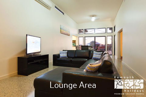 7 GNULLI - PRIVATE JETTY - Mackay Tourism 3