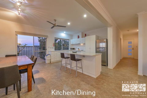 78 Madaffari Drive - PRIVATE JETTY And Pool - Mackay Tourism 2
