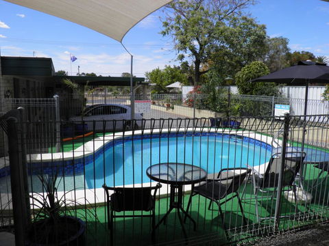 7th Street Motel - Mackay Tourism 1