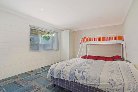 81 Dalmeny Drive - Beach House - Mackay Tourism 3