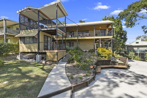 9 Merinda Crescent - Mackay Tourism 0