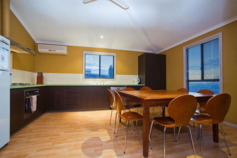 9 Skipjack Circle - Lovely Pet-Friendly Holiday Home With A Breezeway - Mackay Tourism 2