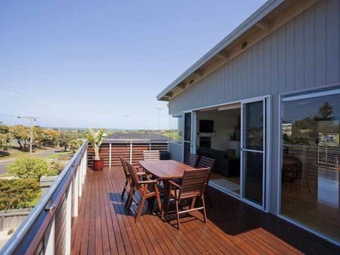 A Beautiful Beach House Torquay - Mackay Tourism 0