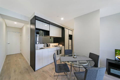 A Cozy & Stylish Suite Near Melbourne Central - Mackay Tourism 2