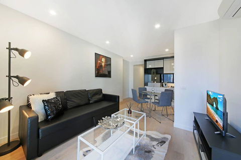 A Cozy & Stylish Suite Near Melbourne Central - Mackay Tourism 3