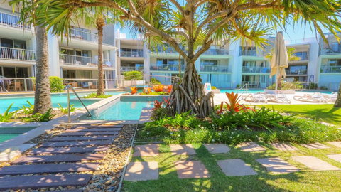 A Deluxe Swim Up - Drift Apartments South - Mackay Tourism 3