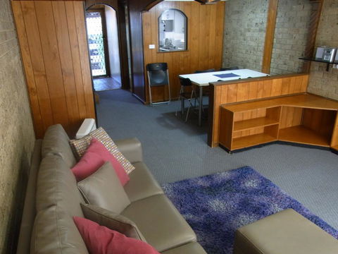 A Furnished Townhouse In Goulburn - Mackay Tourism 2