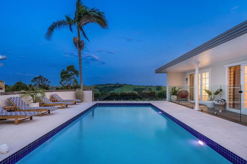 A PERFECT STAY - Byron Hills Hinterland Retreat - Mackay Tourism 0