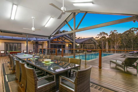 A PERFECT STAY - Lennox Unique Coastal Retreat - Mackay Tourism 1
