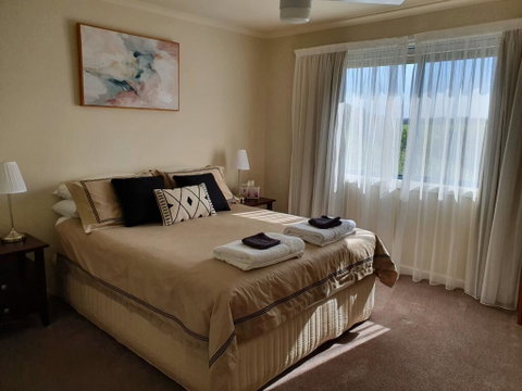 Abalone Guest Accommodation - Mackay Tourism 2