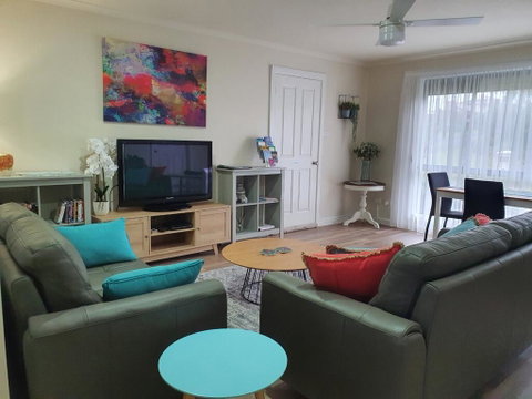 Abalone Guest Accommodation - Mackay Tourism 1