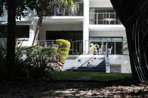 Absolute Beachfront - Mooloolaba - Mackay Tourism 0